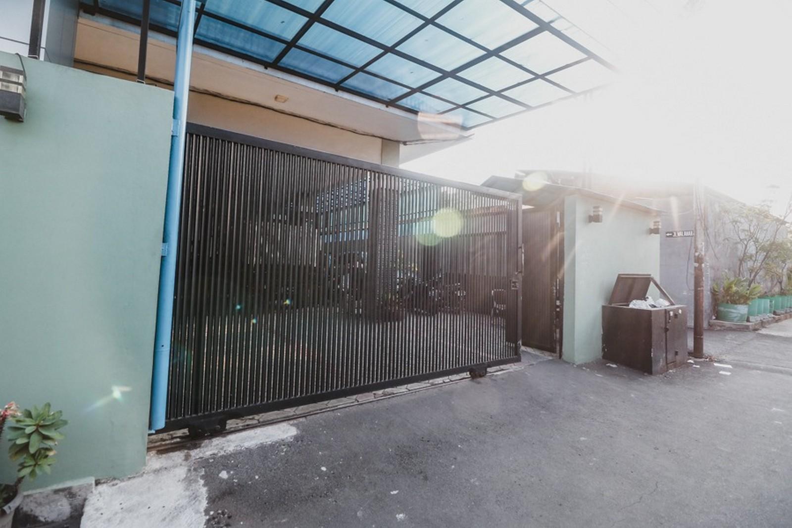 Reddoorz Plus Near Semanggi Jakarta Kültér fotó